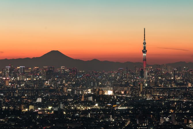 夕焼けと富士山と東京スカイツリー