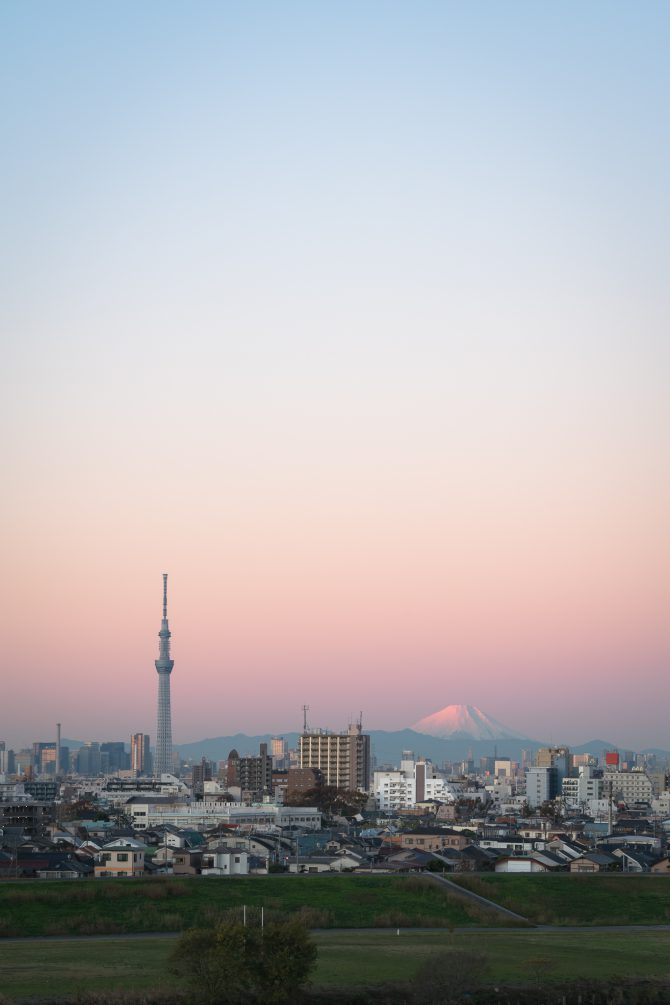 朝の空のグラデーション